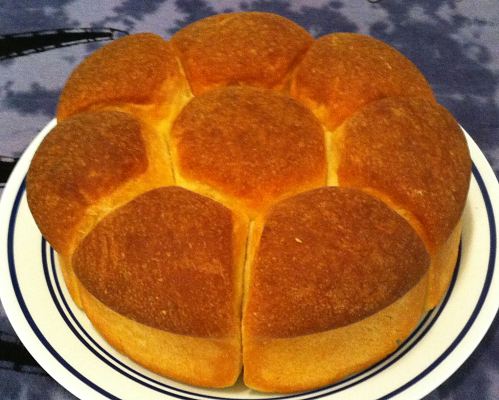 Karl’s Pull-Apart Egg Dinner Rolls